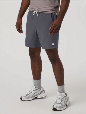 Vuori Men’s Kore Lined Shorts Gray 7" Inseam Drawstring Athletic Gym Running